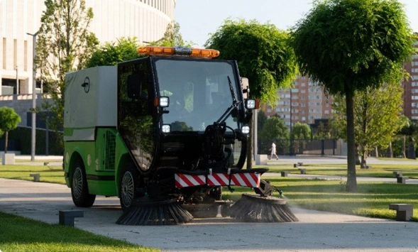 Вакуумно-подметальная самоходная машина SMARTSWEEPER ВКМ-1500