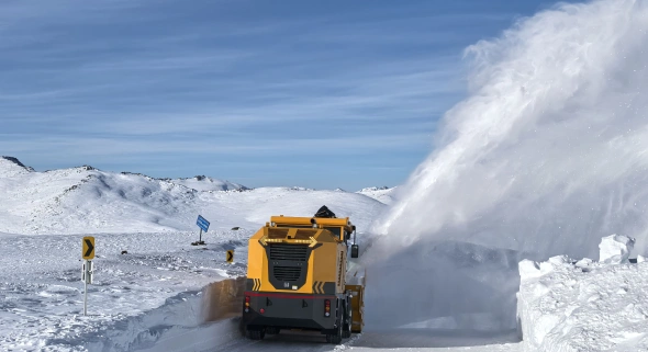 Снегоуборочная (5000 т/час) фрезерно-роторная машина KODIAK CR450S